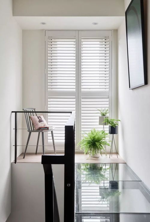 20年老房蛻變記 165㎡客餐廚全開放，旋轉(zhuǎn)電視與透明廊橋的家居新體驗(yàn)